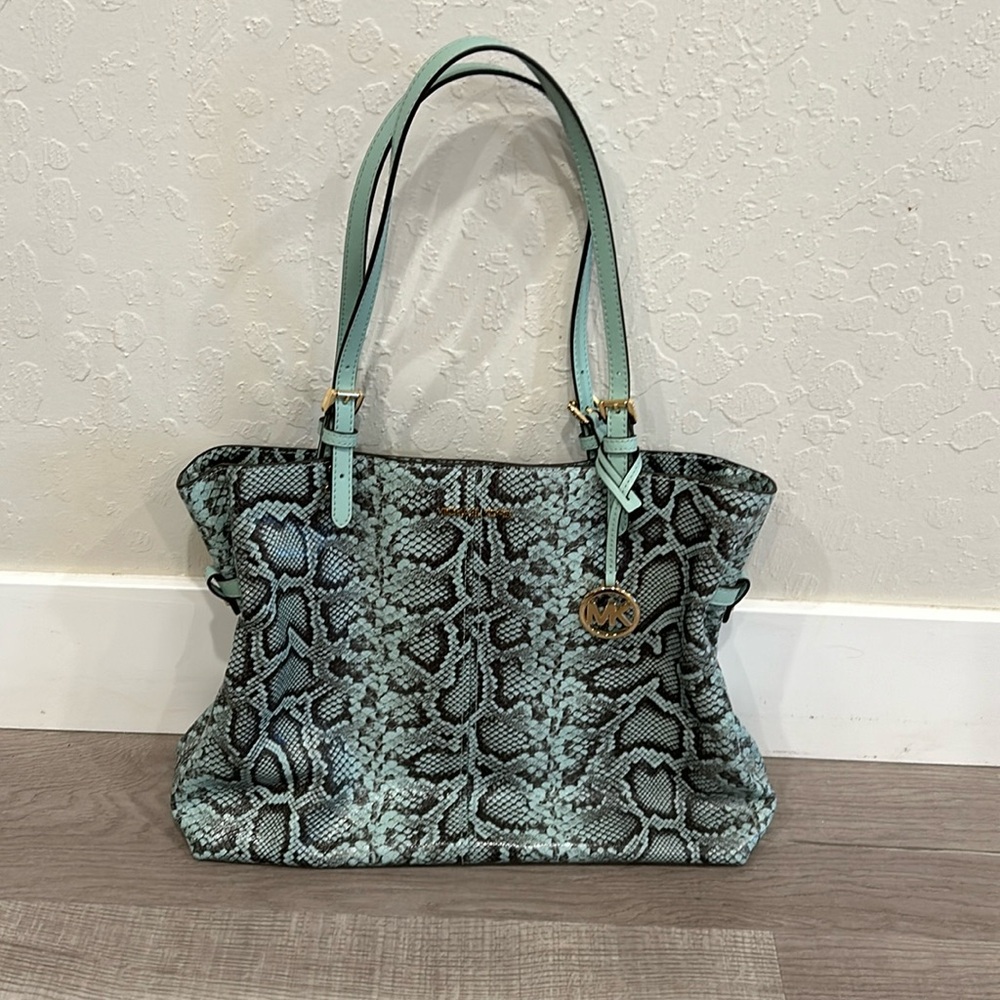 MICHAEL KORS | Embossed Leather Tote Pale Jade